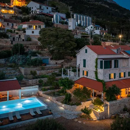Perka * Sveta Nedelja (Hvar)