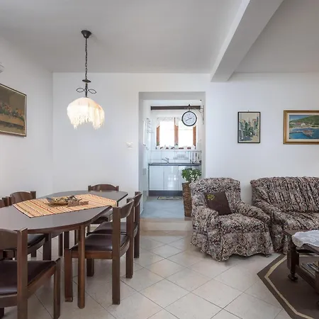 Perka Appartement Sveta Nedelja (Hvar)