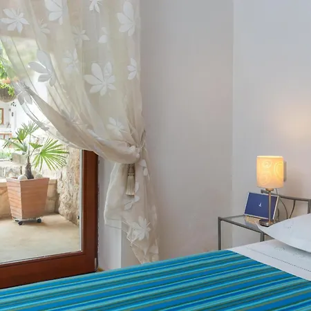 Perka Appartement Sveta Nedelja (Hvar)