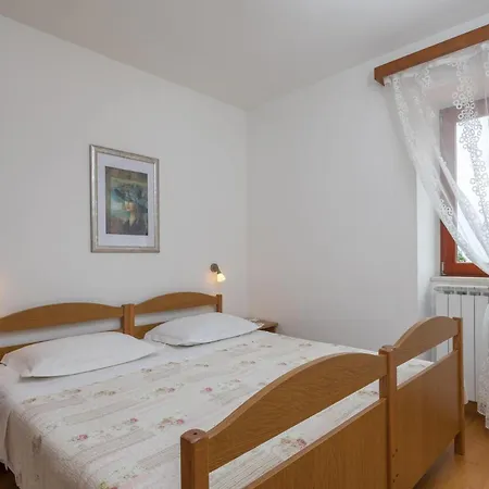 Perka * Sveta Nedelja (Hvar)