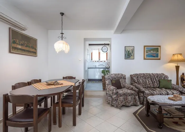 Perka Appartement Sveta Nedelja (Hvar)