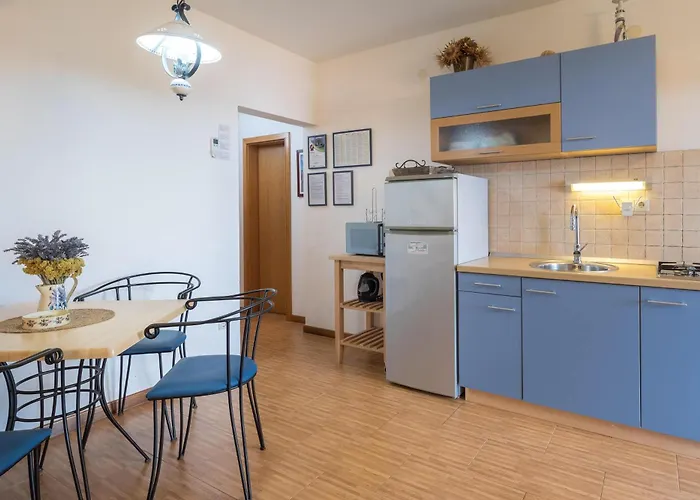 Perka Sveta Nedelja (Hvar)