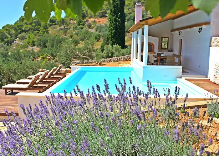 Perka * Sveta Nedelja (Hvar)