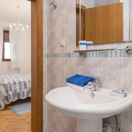 Perka * سفيتا نيدلجا